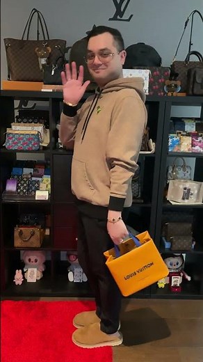 LOUIS VUITTON SHOPPER TOTE PM SIZE MODELLING SHOTS #LouisVuitton #LVShoppertote