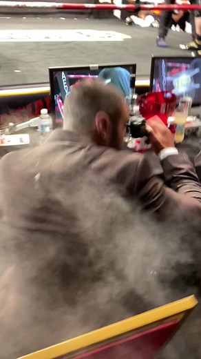 Just a little friendly “prank”.... 😂