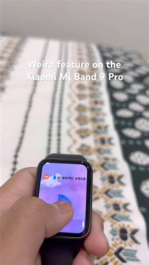 Weird feature on the Xiaomi Mi Band 9 Pro #weird #xiaomi #smartwatch #tech #ytshorts