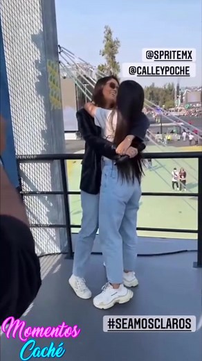 Calle y Poché: Momentos Caché y Besos Apasionados