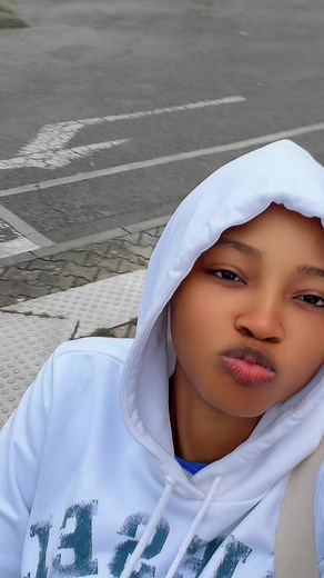 Zeze 🇨🇮: La poupée française 💎 en Allemagne 🇩🇪
