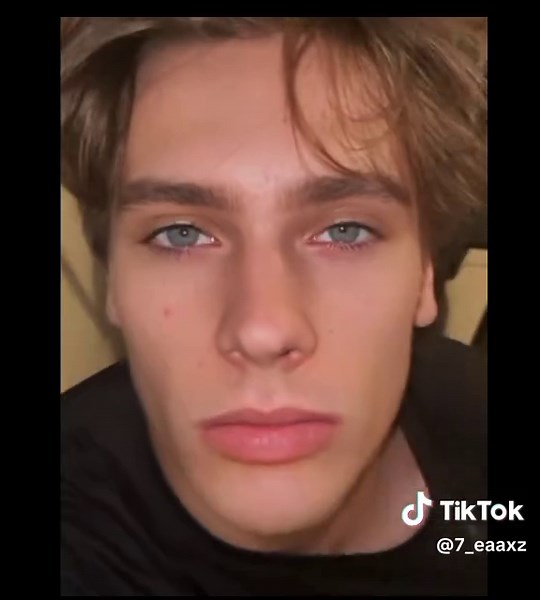 Understanding Mewing and Looksmaxing Trends