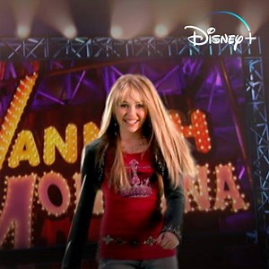 A Miley Stewart 🔄 Hannah Montana transformation? We love to see it — even 14 years after the show’s debut. 🤩 #DisneyPlusThrowbacks #DisneyPlus | Walt Disney Studios