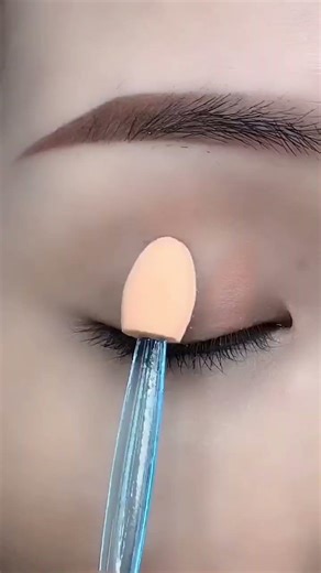 Classic Earth Tone Makeup Look 🍂 Easy & Versatile Everyday Makeup | Back to School Glam#shorts#beaut