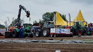 2.7K views · 144 reactions | Erster Pull vom Giftzwerg als Limited SuperStock. Maiden run of Giftzwerg, New Limited Super Stock from Germany Made's Powerweekend Trecker Treck Team Sonsbeck | pullingpics.de | Facebook