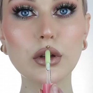 14K views · 292 reactions | Beautiful Eye Makeup Tutorial | Makeup guide for beginners | Facebook