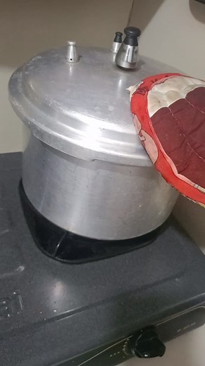 Tips sa pagamit ng pressure cooker,maganda tong gamitin lalo sa pagpapalambot ng mga baka,pero dapat alam natin ang pagamit #buhaycontentcreator #tips #buhaynanay | Gemma Bencalo