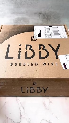 Who’s tried Libby wines?! I just discovered them and they’re so much fun! There’s a delightful amount of celebratory bubbles in every flavorful sip. That means, Libby Wines work whether you’re toasting your newly engaged friend on a Saturday night, or treating yourself after a seriously long work day. I’m a fan because each delicious batch is made with sustainably-farmed grapes and there’s no artificial colors or added sugar. Fewer calories, less alcohol, more bubbles. Cheers to that! 🥂 Read th