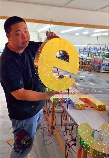 Btw,our #outdoorsignshop sign is customized!🤔👋 A better Sign will help you to get more profits!!!💃✨ #signage #signboard #3Dprinting #supply