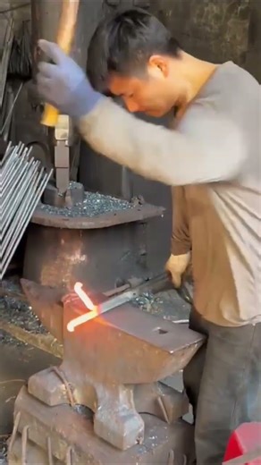 Hot Metal Shaping Process #metalworking #forgingprocess
