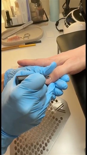 Classic Gel manicure for men 💅