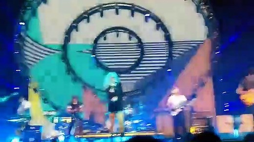 PARAMORE pool 2018 Barcelona FIRST LIVE PERFORMANCE