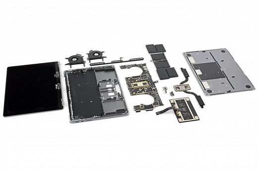 2021 MacBook Proの分解: 2016年の良きタイムラインに返り咲いた新モデル