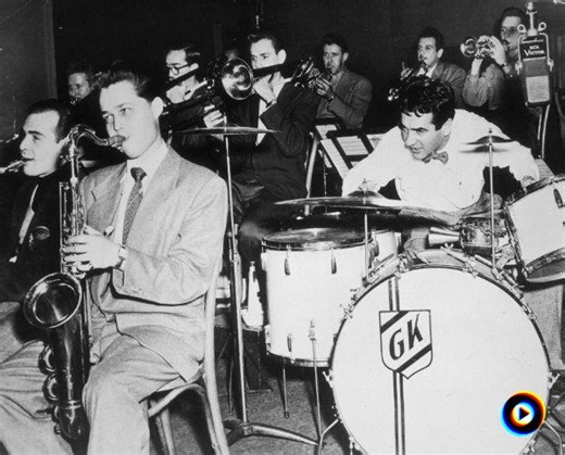 I'm Gonna Clap My Hands by Gene Krupa and His Orchestra