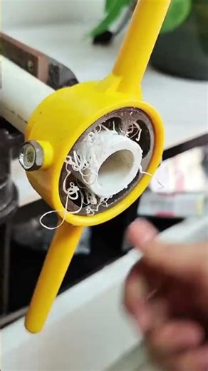 How to Thread Plastic Pipes