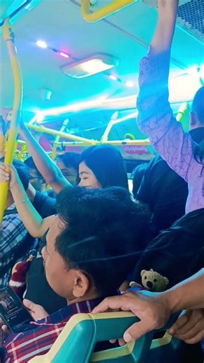 YBSကားပေါ်နေ့ခင်းကြောင်တောင်မီးဖွင့်တယ်ဆိုဘာကိုသတိပေးတာလဲသိကြလားခါးပါလာလို့သတိပေးတာနော် #viral #ybs