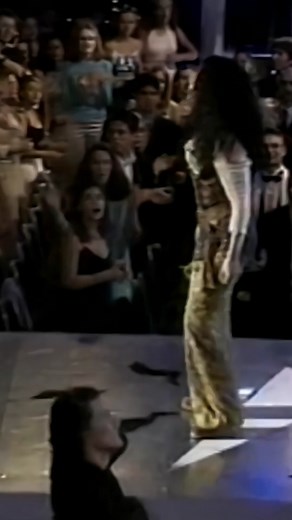 Cher Performs Hit 90s Song