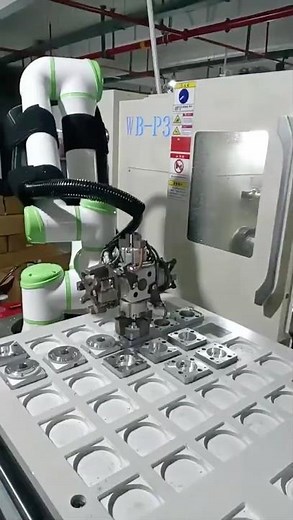 Collaborative Robot CNC Loading and Unloading Demo#evsrobot #cobots #smartfactory #factory #robot