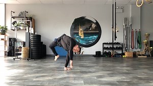 Movement 脊柱基层拥有灵动的脊柱是任何运动的基础在这层基础上我们能开发软着陆杂技不会动脊柱就不会动身体