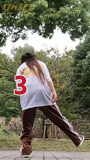 ちょこっとダンス解説【サイドリープ】 #dancestepsforbegginers #ダンス初心者向け #dancesteps #hiphopdance#shorts#ダンスステップ