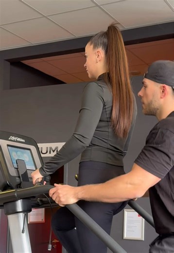 Beim anderen Stairmaster war ne Wasserflasche 🙁 Die besten Supplements! 💯 @muscleshock.de 👈🏼 Code: Wladi15 - 15% Rabatt #muscleshock #gym #bodybuilding #gymcrush #cardio