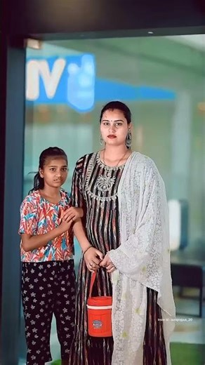 Introducing the "VitaWear SmartBand," a next-generation wearable gadget💥