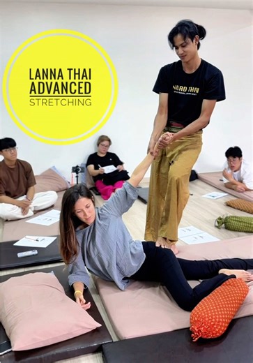Lanna Advanced Thai Stretching Level 1 & Level 2 Advanced Thai stretching rooted in the Lanna tradition, focused on intelligent movement, joint mobilisation, and therapeutic flow. Learn how to work deeper and safer, using smart body mechanics instead of force. This training refines how you stretch, move, and apply Thai massage in a precise, controlled, and professional way. 📍 ITM School Chiang Mai ➡️ Comment APPLY for full course details #lannathaimassage #stretchingtips #ThaiMassage #ITMSchool