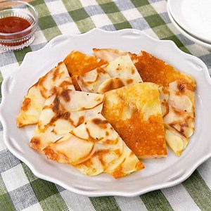 チーズがパリパリ！ じゃがいものチーズ焼きのレシピ動画・作り方 | デリッシュキッチン