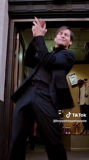 The Cool Peter Parker - Evil Dance (Scene) 🕺 🎬 Spider-Man 3 (2007) #spiderman #tobeymaguire #dancing #spiderman3