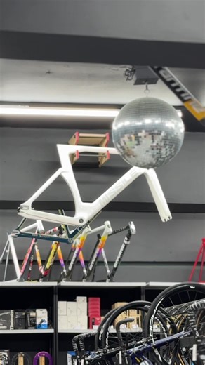 벨로샵에서도 인터프로 구입 가능😇#벨로샵 #미사일 #인터프로미사일 #veloshop #missle #fixedgear #interpro #keirin #픽시자전거 #픽시 #05 #06 #07 #08 #09 #10 #11 #12 #13 #14 #15