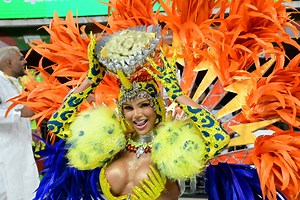 Chegou o Que Faltava provoca reflexão sobre a mente em desfile; veja fotos - Folha Vitória