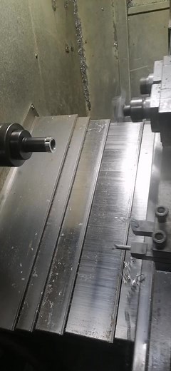 What was the device called that holds the workpiece in the lathe? see here A chuck is a specialized type of clamp used to hold an object with radial symmetry, especially a cylinder. In a drill, a mill and a transmission, a chuck holds the rotating tool; in a lathe, it holds the rotating workpiece. Chucks commonly use jaws to hold the tool or workpiece. #CNC #machine #lathe #CHINA #SYNE #export #precision | SYNE Machines