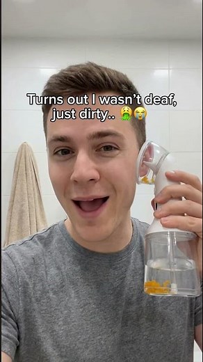 How clean are your ears?? 🤔🤮 #ear #earcleaning #qtip