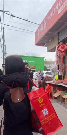 #tiktoklive #livehighlights yerrrr #NYPD crack down street vendors today at 8ave you heard with no license stay safe my people take notes!!!your boy Bubalu #FYPPPPPP #streetvendors