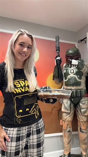 Carolina Munhóz on Instagram: "It’s December and that means: trips and baking! Last weekend we went away and decided to bake at our Airbnb, so of course, @doordash came to the rescue! I was able to order my ingredients and made a snowy brownie to enjoy with my family! Nothing beats chocolate during the holidays! Click the link in my bio to get your groceries delivered with DoorDash! Code DASHGROCERYQ42025 to get $20 off your first grocery order of $45+* #doordashpartner #groceryonthedash"