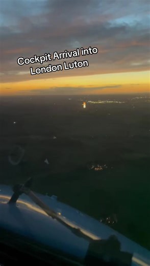 Cockpit View of a Stunning Sunset Arrival at London Luton