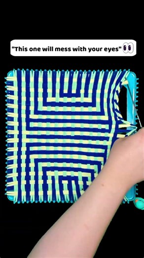 Hidden Circle Illusion Pattern Loom Timelapse