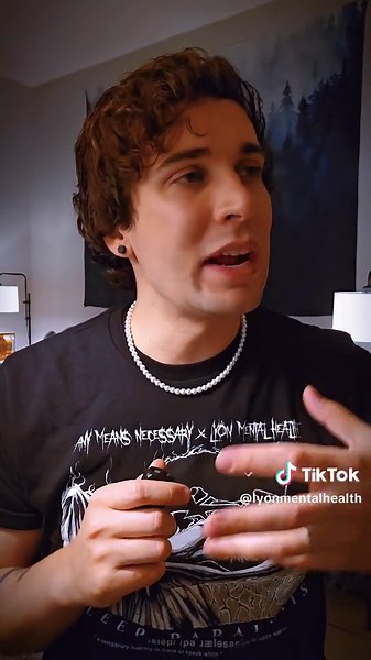 Unlocking the Symbols of Red and Blue Pills in Your Dreams