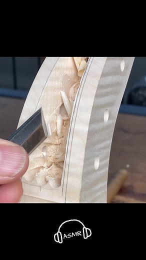 The joy of a sharp Japanese chisel 😍 * * * #stradisdead #reels #reel #reelsvideo #reelsinsta #reelslovers #reelsi̇nstagram #violin #music #violinmaker #oslo #norway #asmr #asmrcommunity #asmrsounds | Jacob von der Lippe