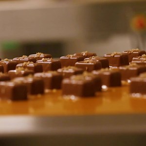 297K views · 327 reactions | Your next trip to Seattle got a whole lot sweeter. With the new Blue Delta SkyMiles® Credit Card earn 2X miles at US Restaurants to use towards travel to Seattle to check out this place. | LOST iN | Facebook