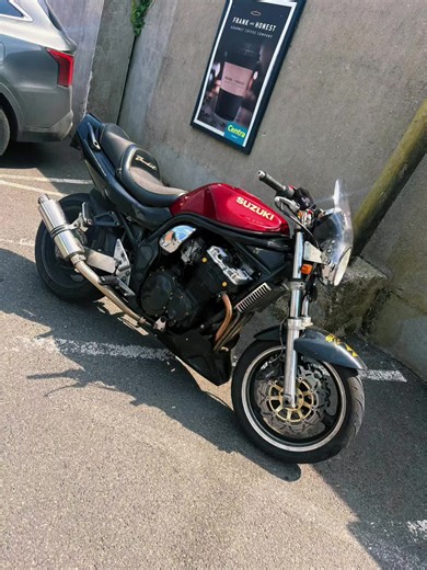 Loving this sunny weather plenty of spins of the #Suzuki Bandit #Ireland #Irish #Motorcycle #Racing