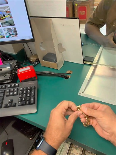 This semi-hollow chain looks solid but isn’t… would you still buy it? 🤔 #goldchain #pawnshop #jewelry #gold #viralvideo