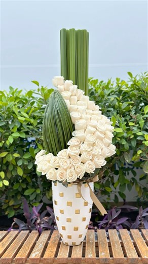 Classy 🪄 🤍 #rose #ivybahrain #florist #photography 🧑🏻‍🎨💐📸 - @florist_kazi__sagar 🇧🇭🇧🇩 #floristkazisagar #masterflorist #bahrain #bd #event #floralarrangment #color #art #bouquet #floral #flowers #flower #bd #europe #floraldesigener #promotionfloristry #flowers #floristsreview #inspiration #inspirationfloristics | Florist Kazi Sagar