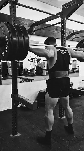 Don't run from the dark... embrace it. #gym #gymmotivation #lifestyle #bodybuilding #bulkingseason💪 | Slm Coaching