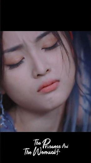 He saved her again😭 | The Princess and the Werewolf | YOUKU Shorts