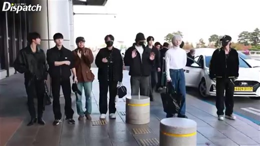 8K views · 747 reactions | Hongjoong doing a headcount of the member, he make sure all the members are complete凉 | ATEEZmemes | Facebook