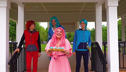 THE SHARP FAMILY SINGERS COVER LIFE IS SWEETER. FROM DESCENDANTS THE RISE OF RED #sharpfamilysingers #rubyroseturner #kyliecantrall #maliabaker #morgandudley #descendantstheriseofred #theriseofred @Sharpe Family Singers