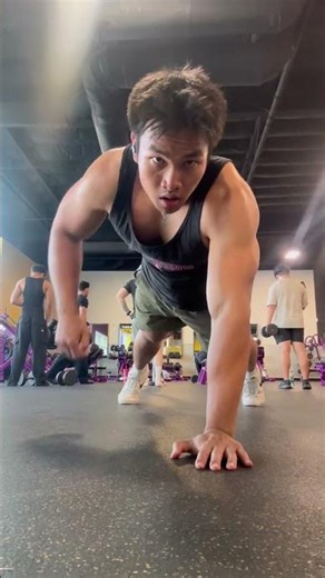 Trying one handed pushups #onehandpushups #fitness