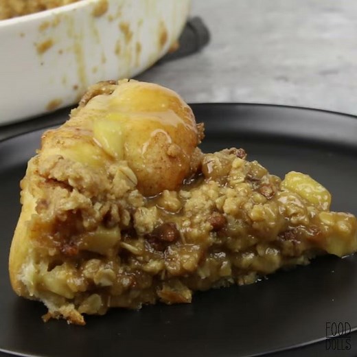 Caramel Apple Cinnamon Rolls - Easy Cinnamon Rolls Recipe