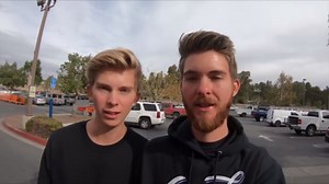 Customizing Apocalypse Survival Weapons with Hydro Dipping!